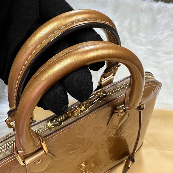 Authentic Louis Vuitton Alma PM Vernis Hand Bag - Picture 9 of 17